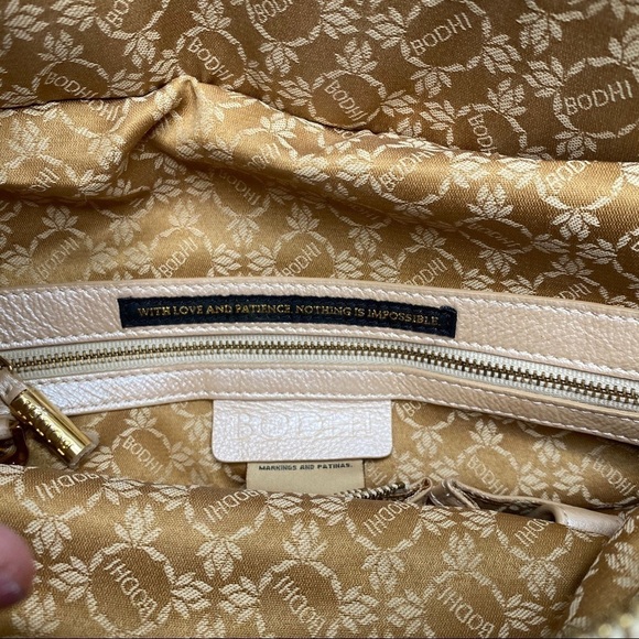 Bodhi Supple Genuine Leather Puffer Bag in Pearl Champagne & Gold - SO LUXE!!! - Picture 5 of 9